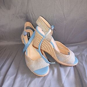 Violet & Red Micah Textured Wedge, Light Blue, size 6.5 Medium